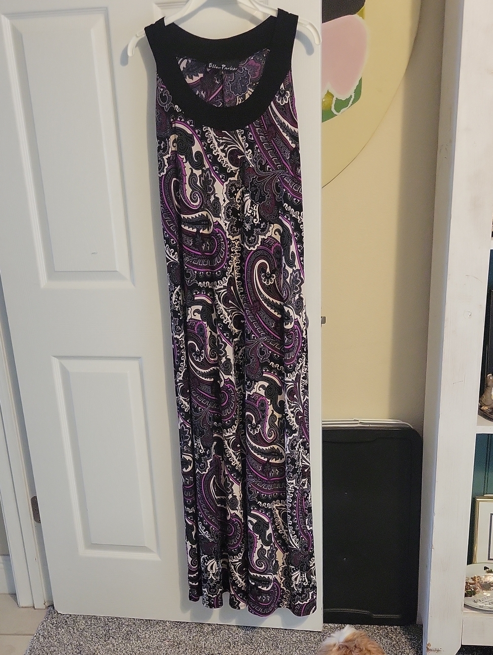 Ellen Parker SzLg Paisley Maxi Dress with Scoopneck Black Neck Trim